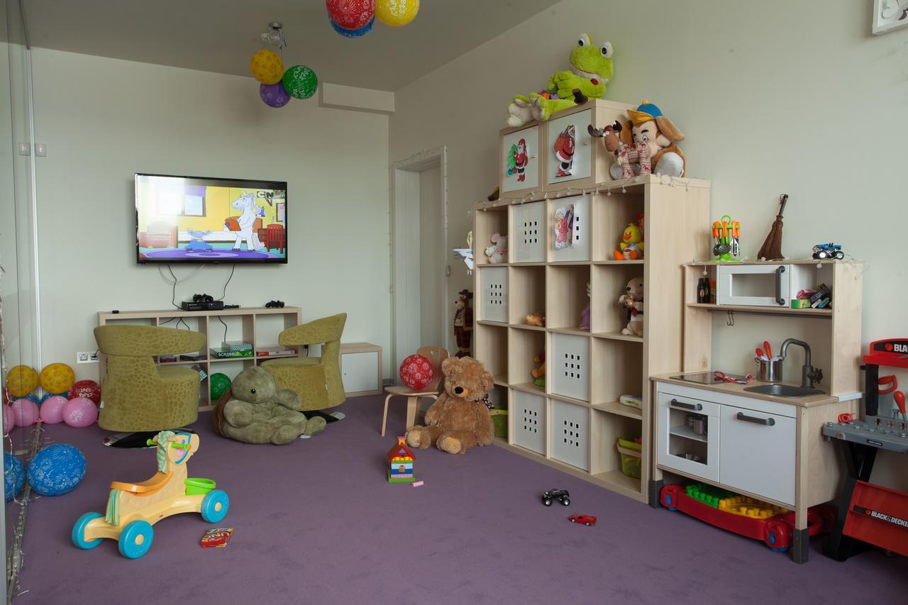 Amira Boutique Hotel Bansko Exterior photo A typical nursery room