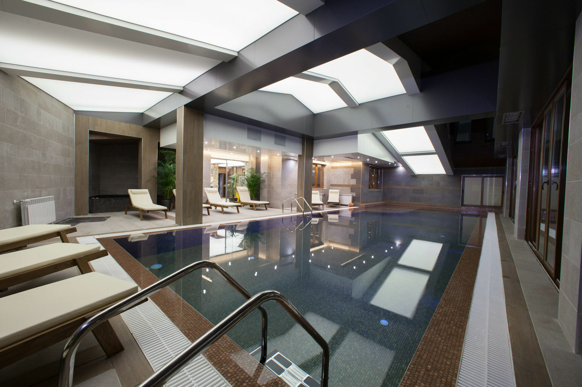 Amira Boutique Hotel Bansko Exterior photo The pool at the hotel